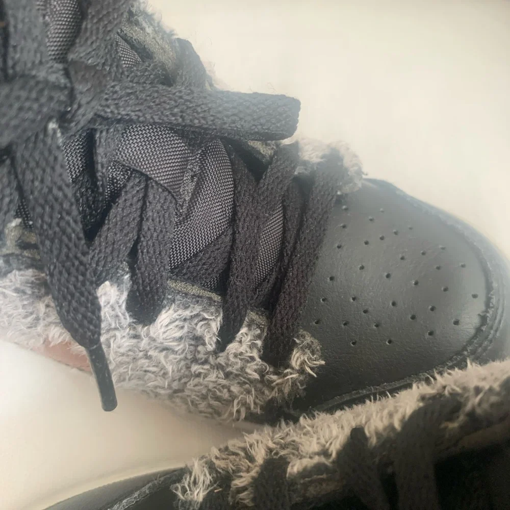 Adorable Fuzzy Air Jordan with Rose gold Nike logo Toddler size 9 toddler - Picture 9 of 11